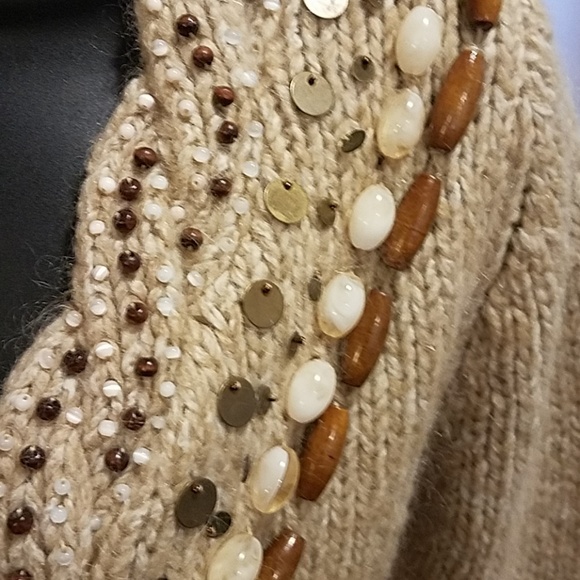 Women's Sweater - Picture 2 of 3